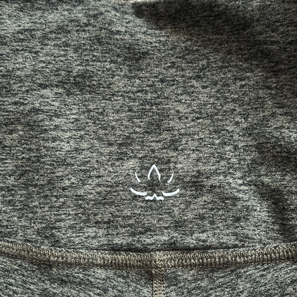 Beyond Yoga Spacedye Leggings size small - Picture 6 of 6